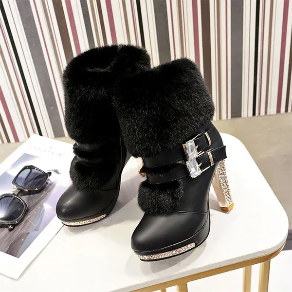 Modische Kunstleder-PU-Stiefeletten mit künstlichem Pelz und Spleißschnalle, verziert mit Strass-Absatz